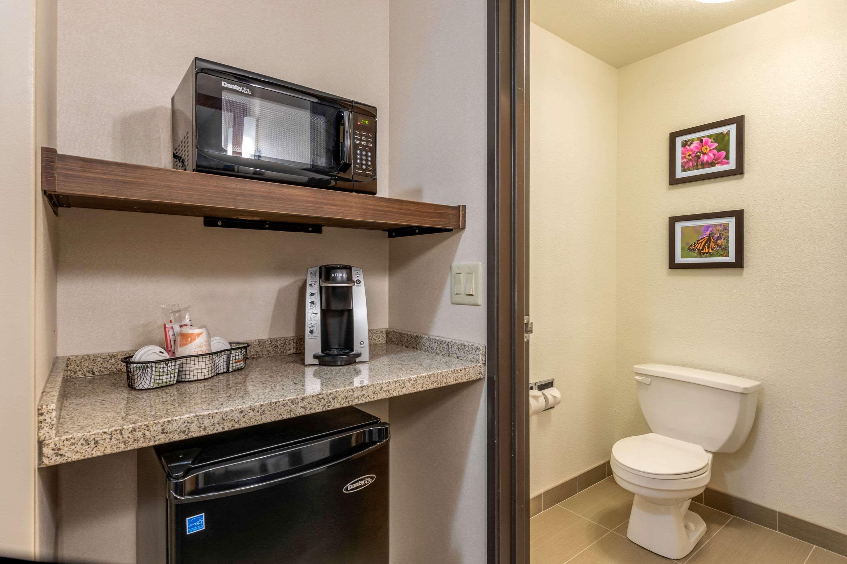 Hotel Comfort & Near Route 66 Lincoln